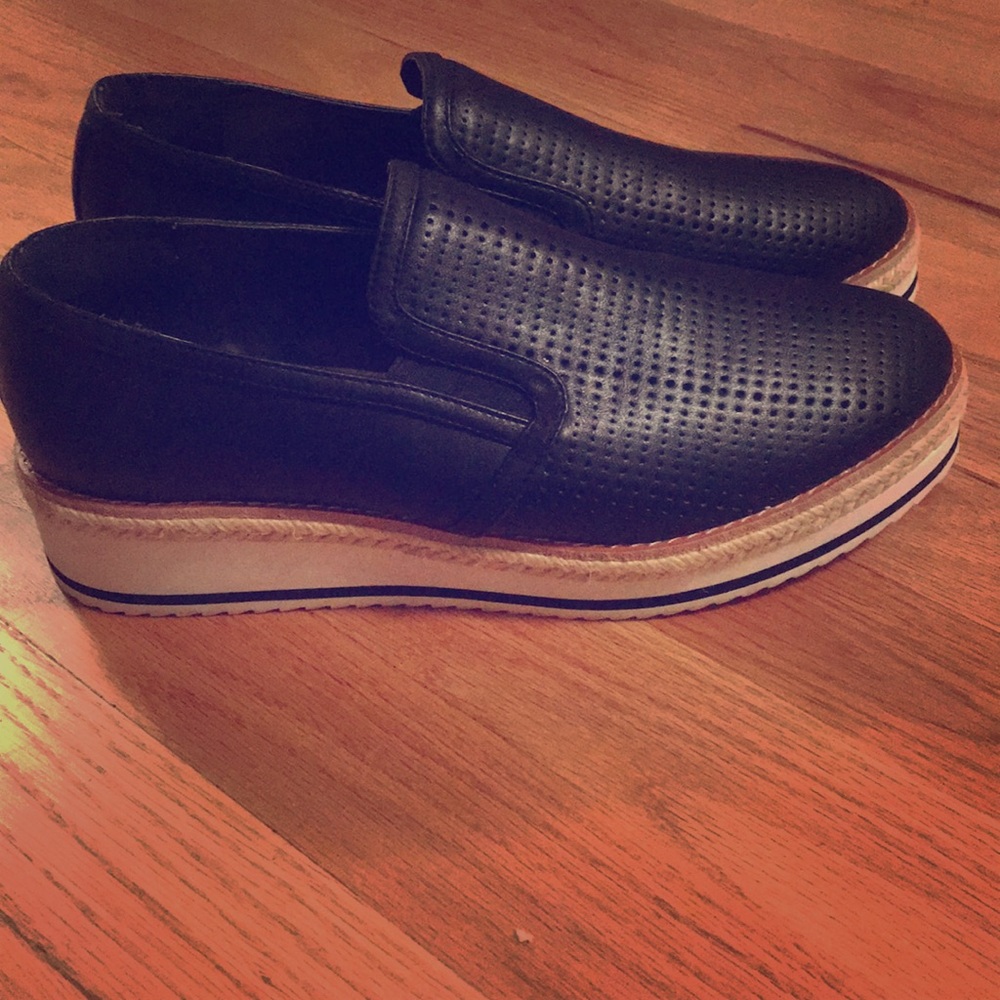**FINAL PRICE****MOVING SALE!!! Aldo flatforms